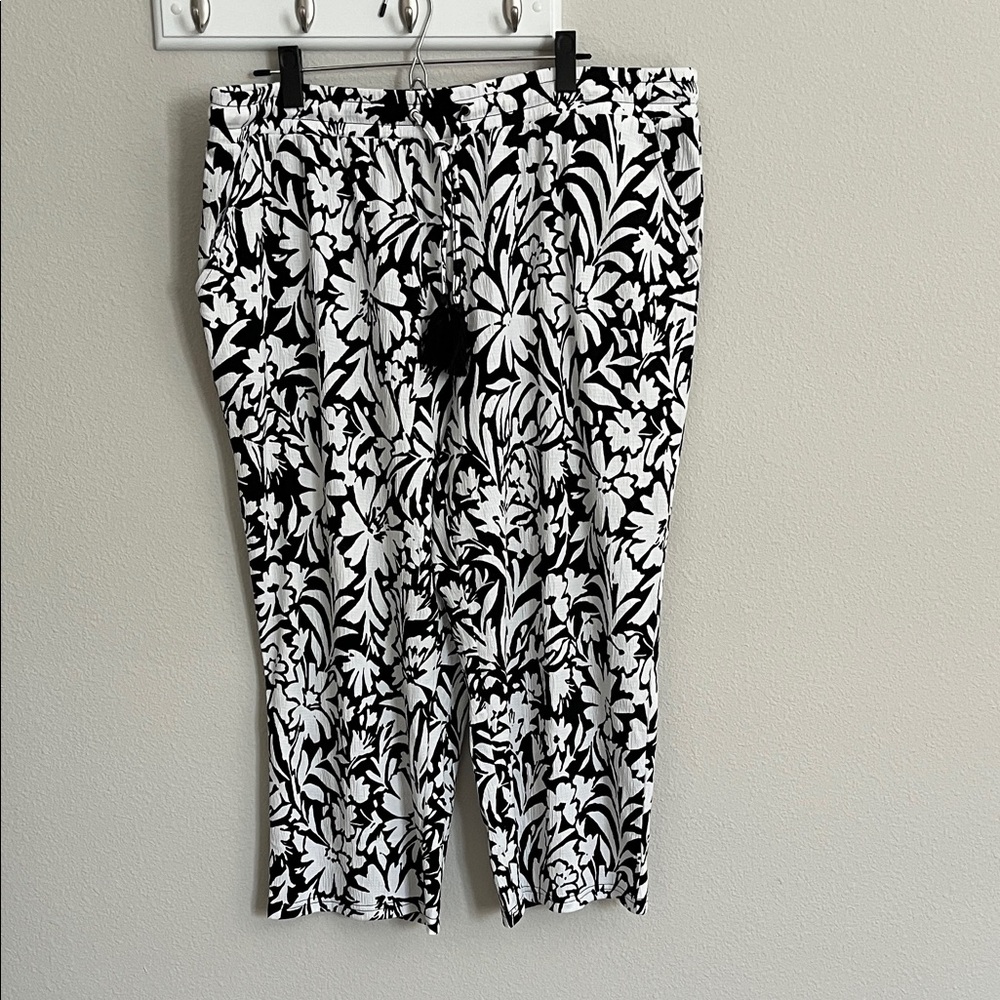 Belle by Kim Gravel Crop Pant.